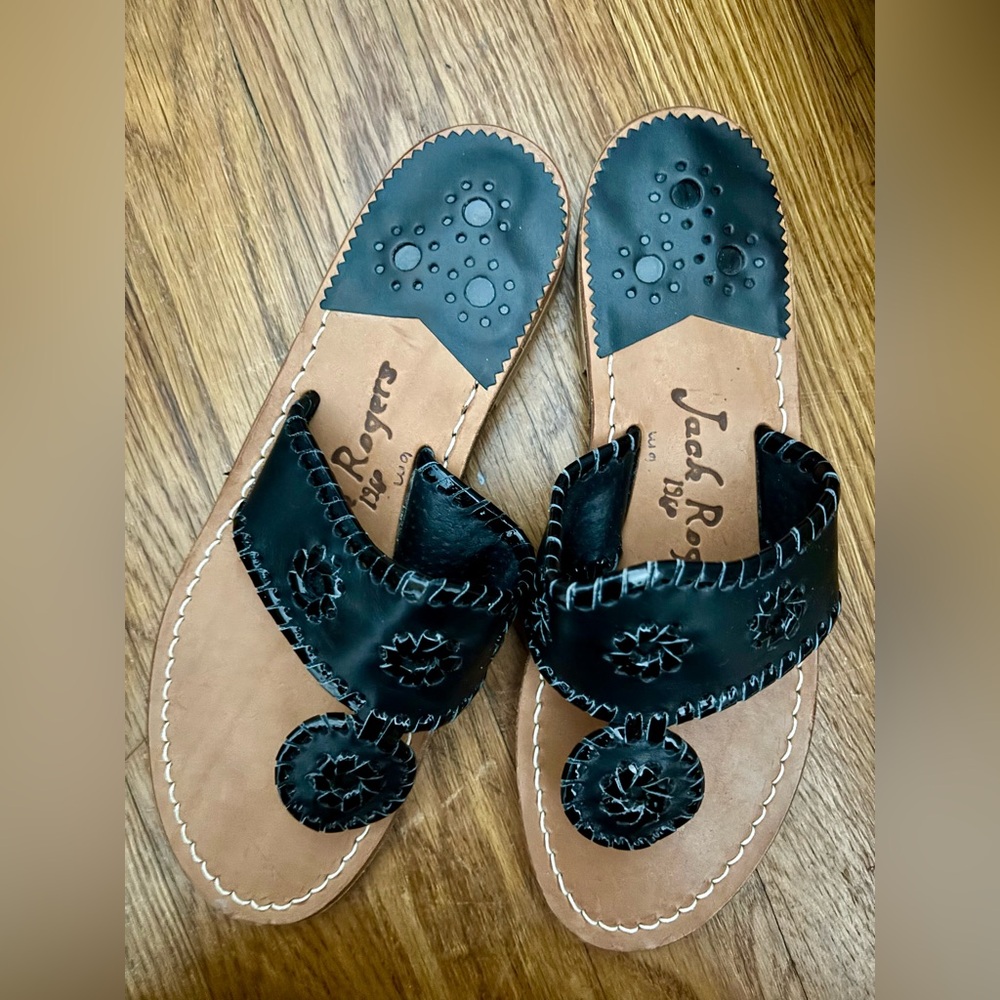 Jack Rogers size 6. Hardly ever worn.